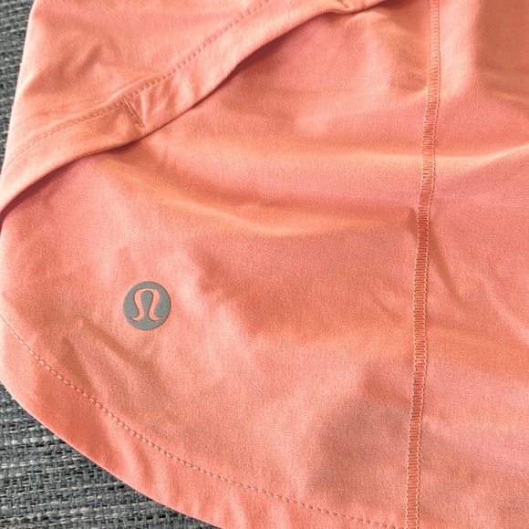 Lululemon Speed Up Mid-Rise Shorts - Picture 2 of 9